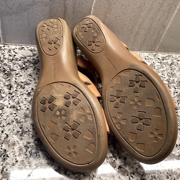 Naturalized No 5 Comfort Wedge Sandals Size 7.5 - Picture 6 of 10